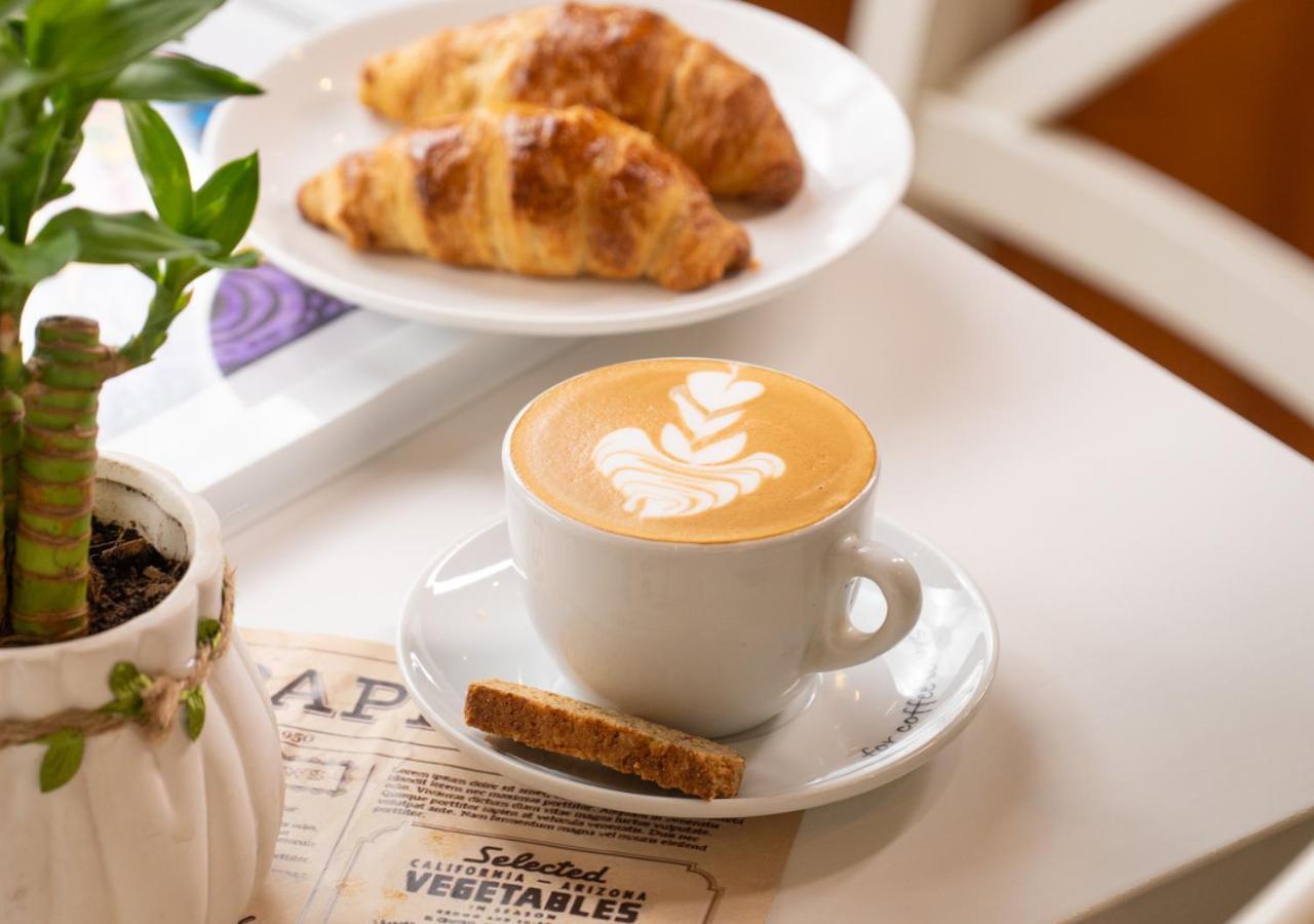 Bloom Boutique - Bandra Hotel มุมไบ ภายนอก รูปภาพ