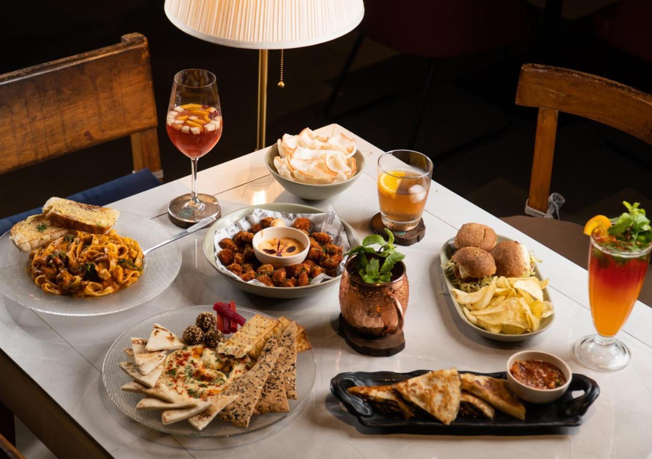 Bloom Boutique - Bandra Hotel มุมไบ ภายนอก รูปภาพ
